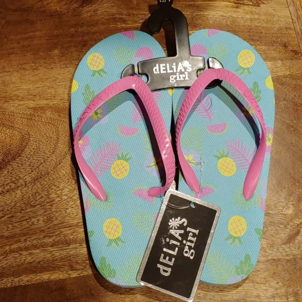 NWT 2/$10 DELiA*S Flip Flops